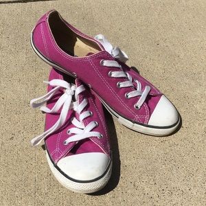 Fuschia converse- good condition